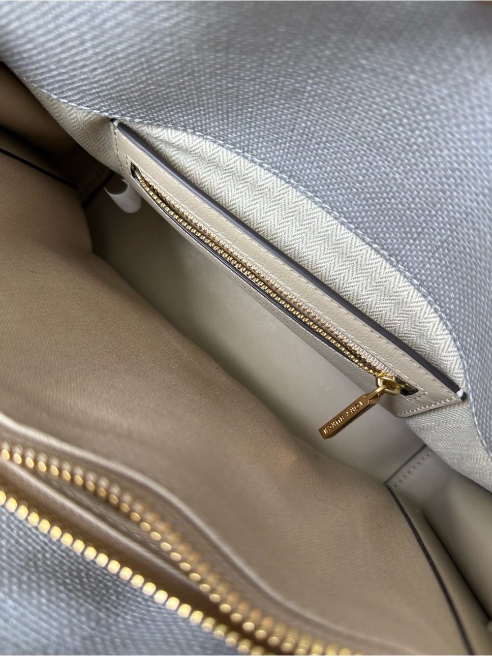 Like new Tory Burch Lee Radziwill Small Whipstitch Leather Satchel Bag $1,398 - Picture 9 of 14